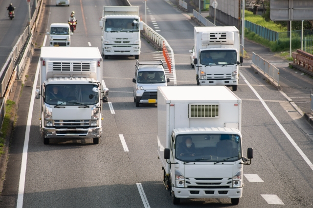 トラックの維持は大変？必要な費用と税金について解説