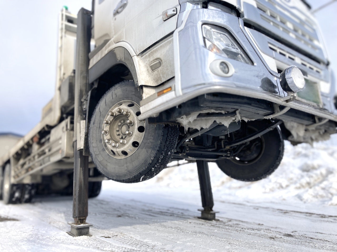セルフローダーとは？特徴や代表車種を解説 - TRUCK BIZ