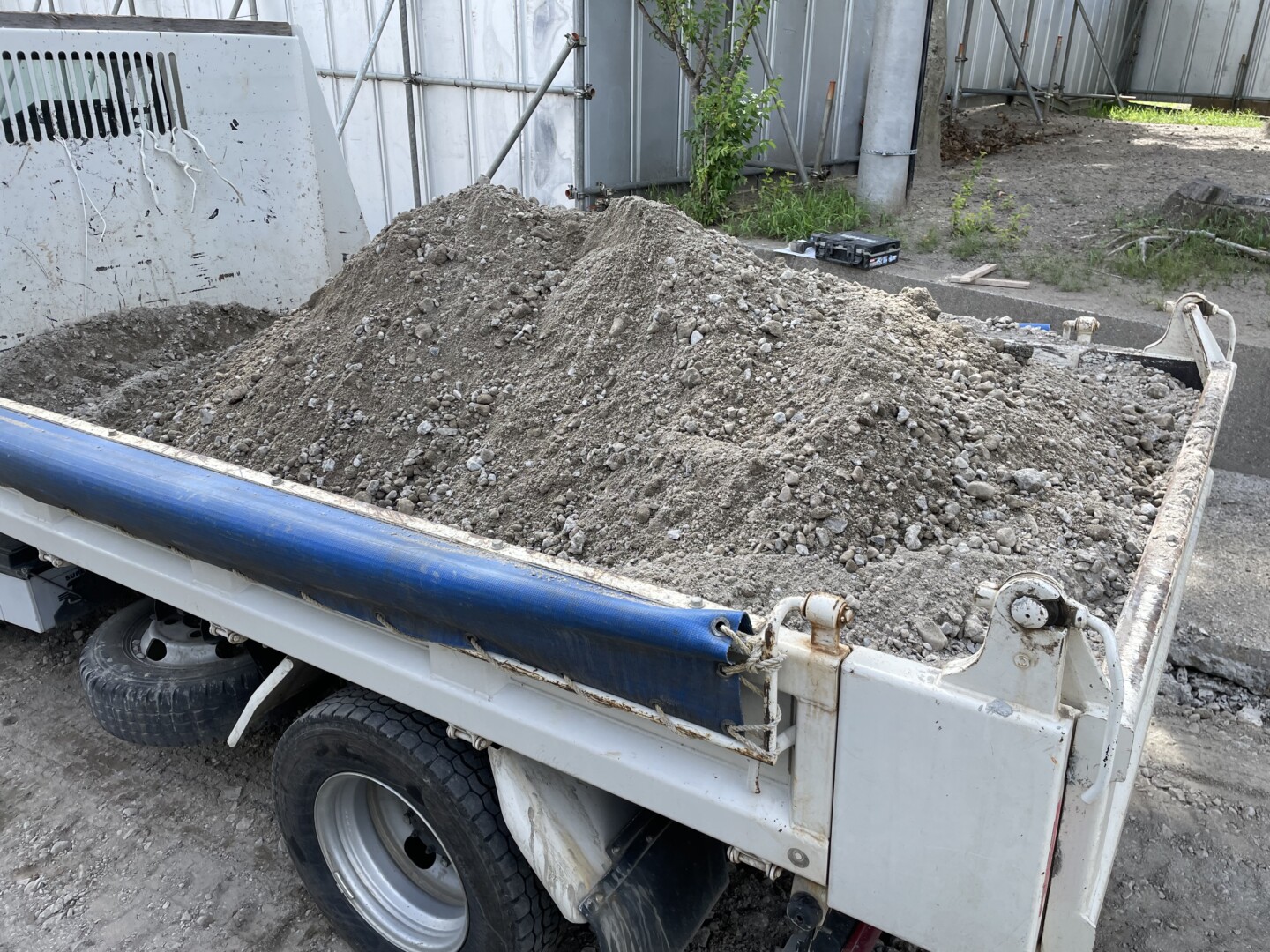 短〜中距離輸送で人気の4トンダンプ（中型ダンプ）をご紹介！ - TRUCK BIZ