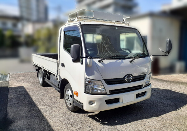 人気の2トントラック日野「デュトロ」はどんなトラック？ - TRUCK BIZ