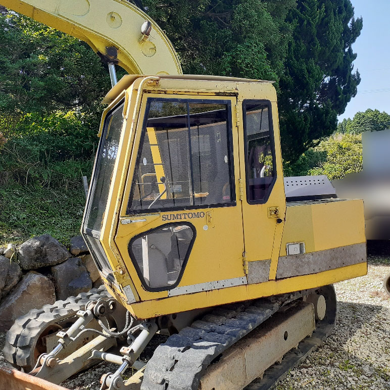 住友建機のバックホーとは？特徴とユンボやショベルカーの差異を解説 