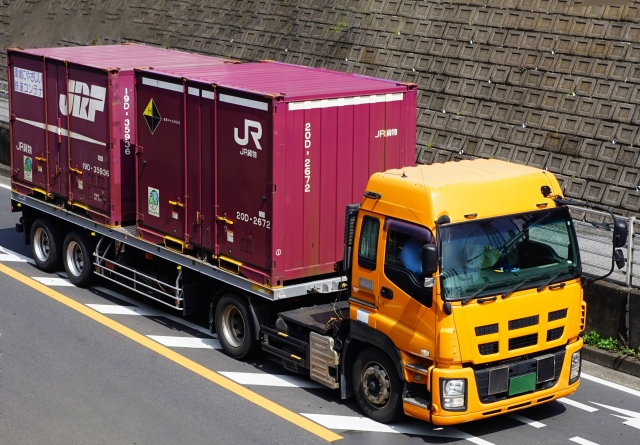 トレーラーとトラックの差異は？わかりやすく解説 - TRUCK BIZ