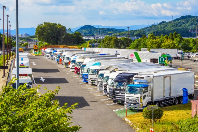 トラック運送のコスト構造　燃料高騰、人手不足、荷待ち時間のリアル