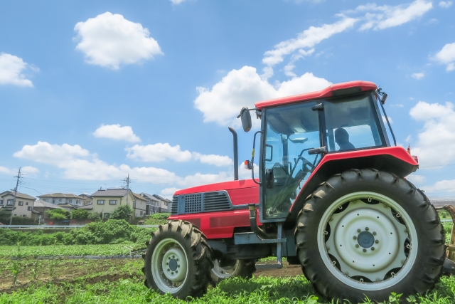 トラクターに車検は必要?道路交通法・道路運送車両法からわかる基礎知識