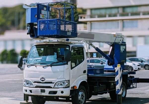 人気の2トントラック日野「デュトロ」はどんなトラック？ - TRUCK BIZ