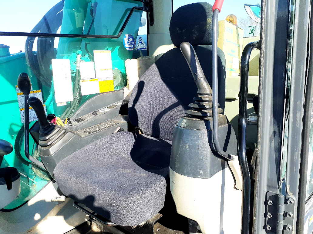 コベルコ 油圧ショベル(ユンボ・バックホー) SK75SR-3Eの買取写真5