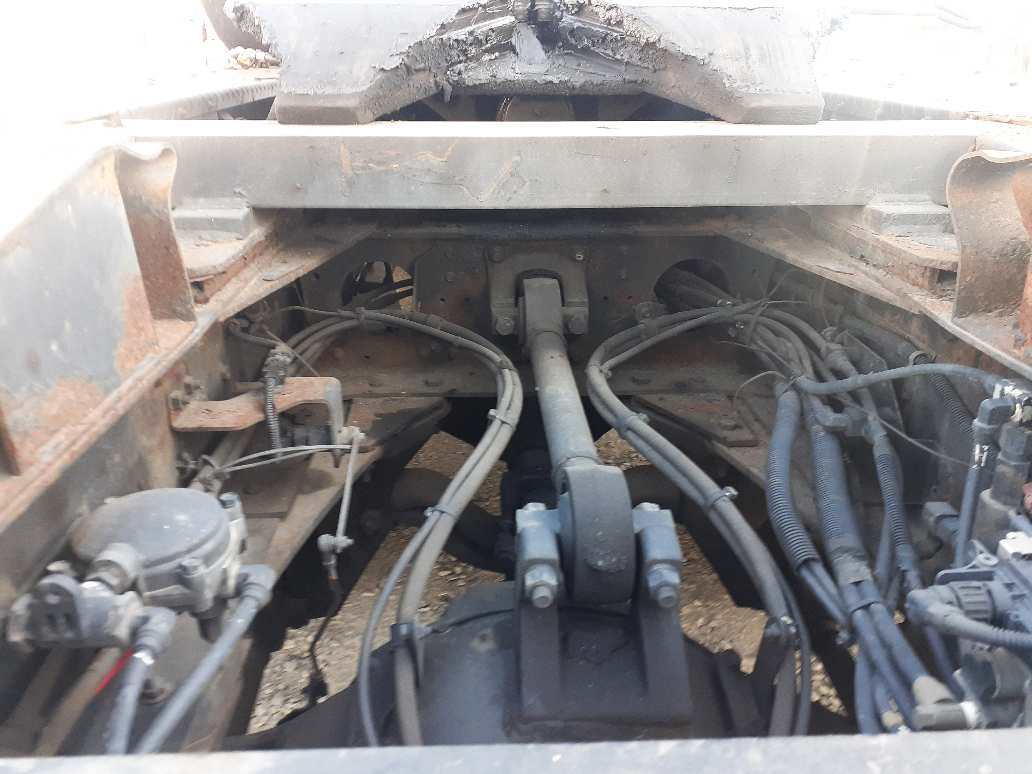 日産自動車 クオン ADG-GW4XKGの買取写真4