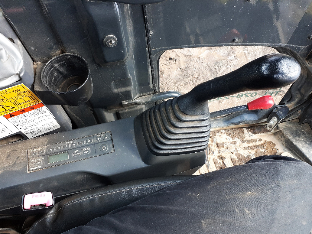 いすゞ 油圧ショベル(ユンボ・バックホー) PC78US-8の買取写真5