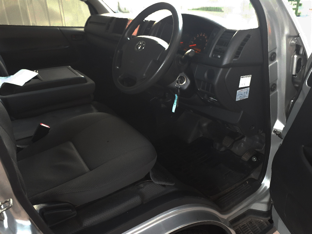 トヨタ ハイエース LDF-KDH221Kの買取写真5