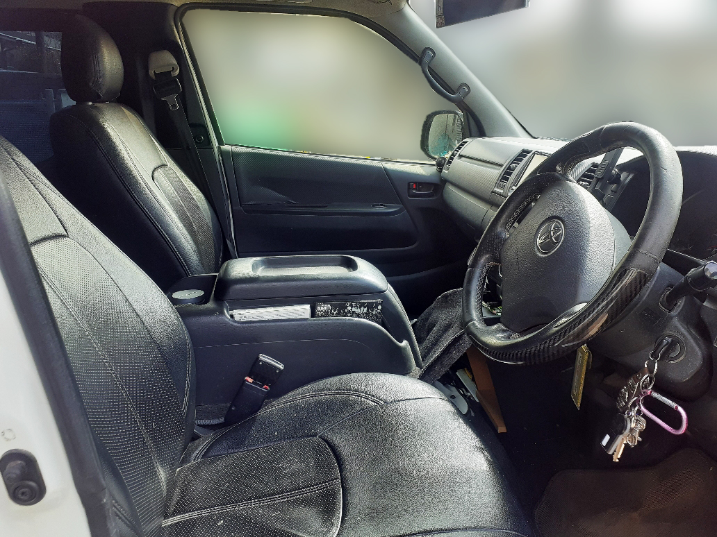 トヨタ ハイエース KDH201Vの買取写真5