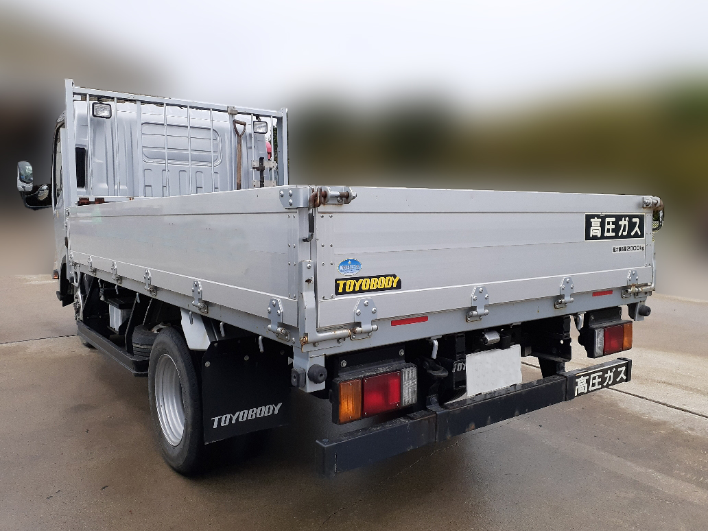 ISUZU 細い ELF トラック 空荷 平ボディ
