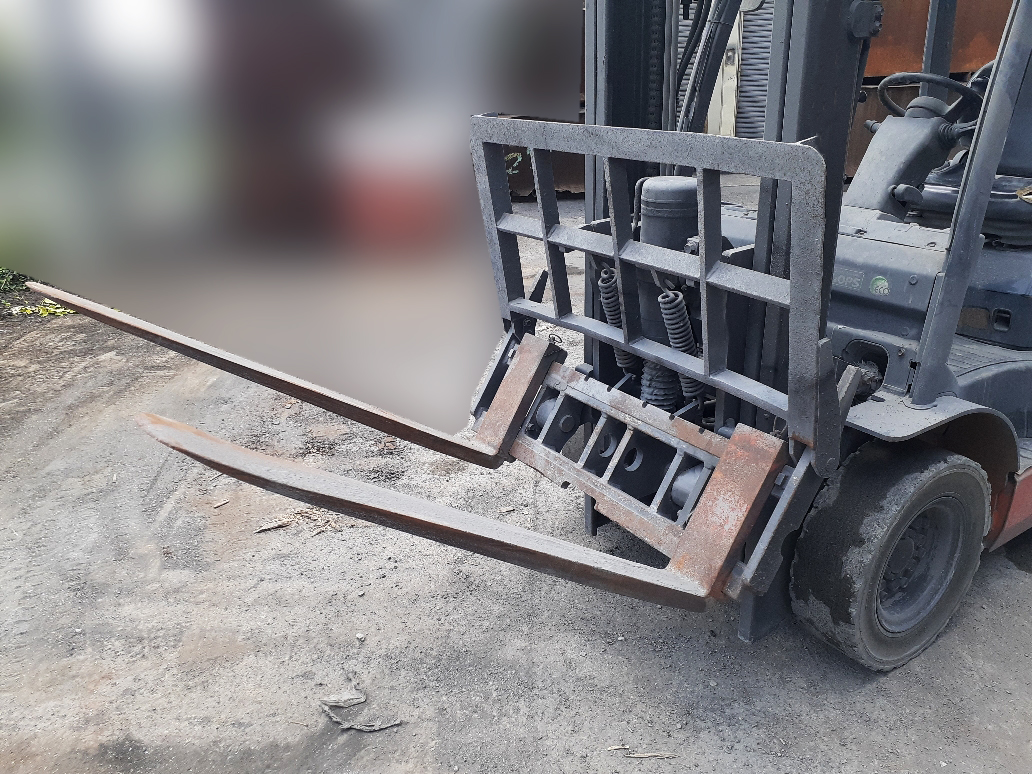 トヨタ フォークリフト 8FD25の買取写真4