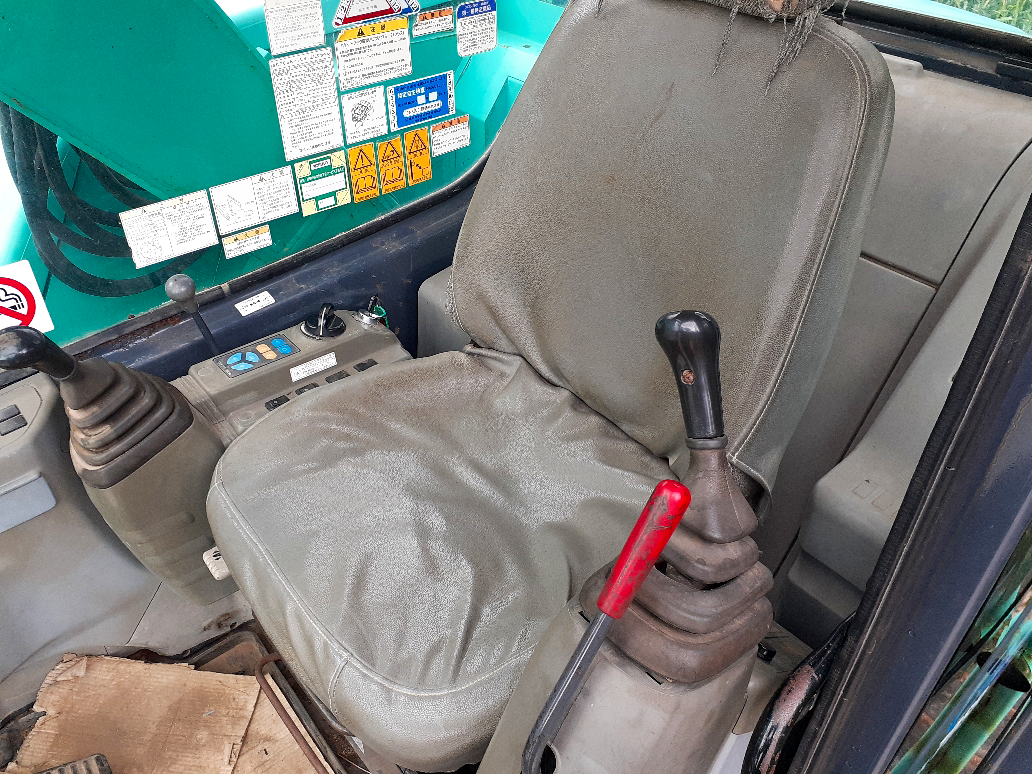 コベルコ 油圧ショベル(ユンボ・バックホー) SK70SR-1ESの買取写真5