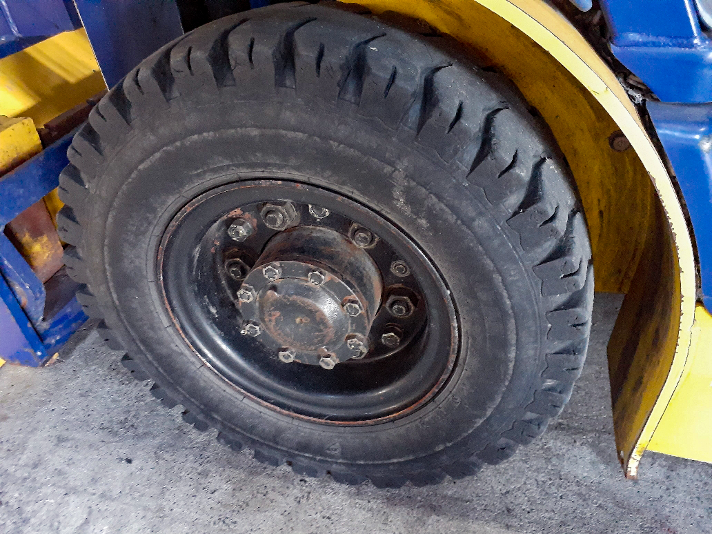 komatsu フォークリフト FD25T-14の買取写真4