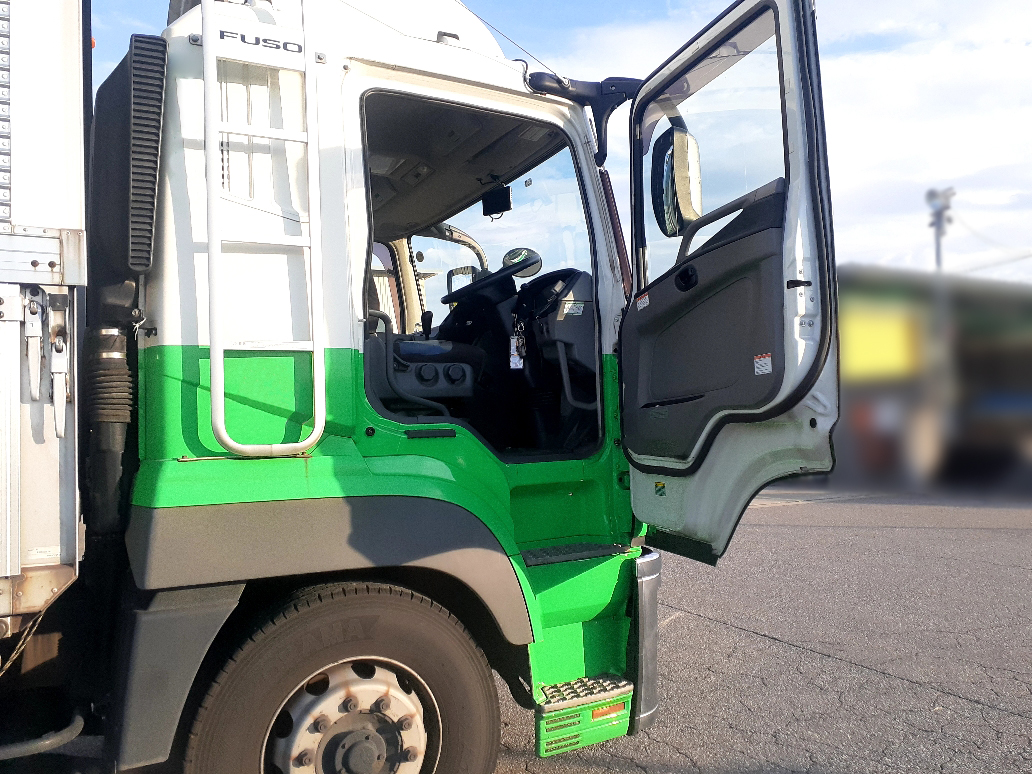 三菱ふそう スーパーグレート QPG-FU64VZの買取写真5