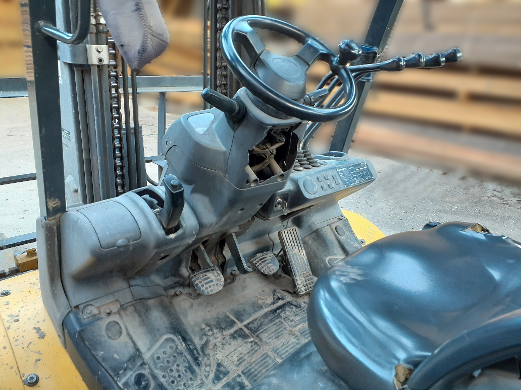コマツ フォークリフト FD30T17の買取写真5