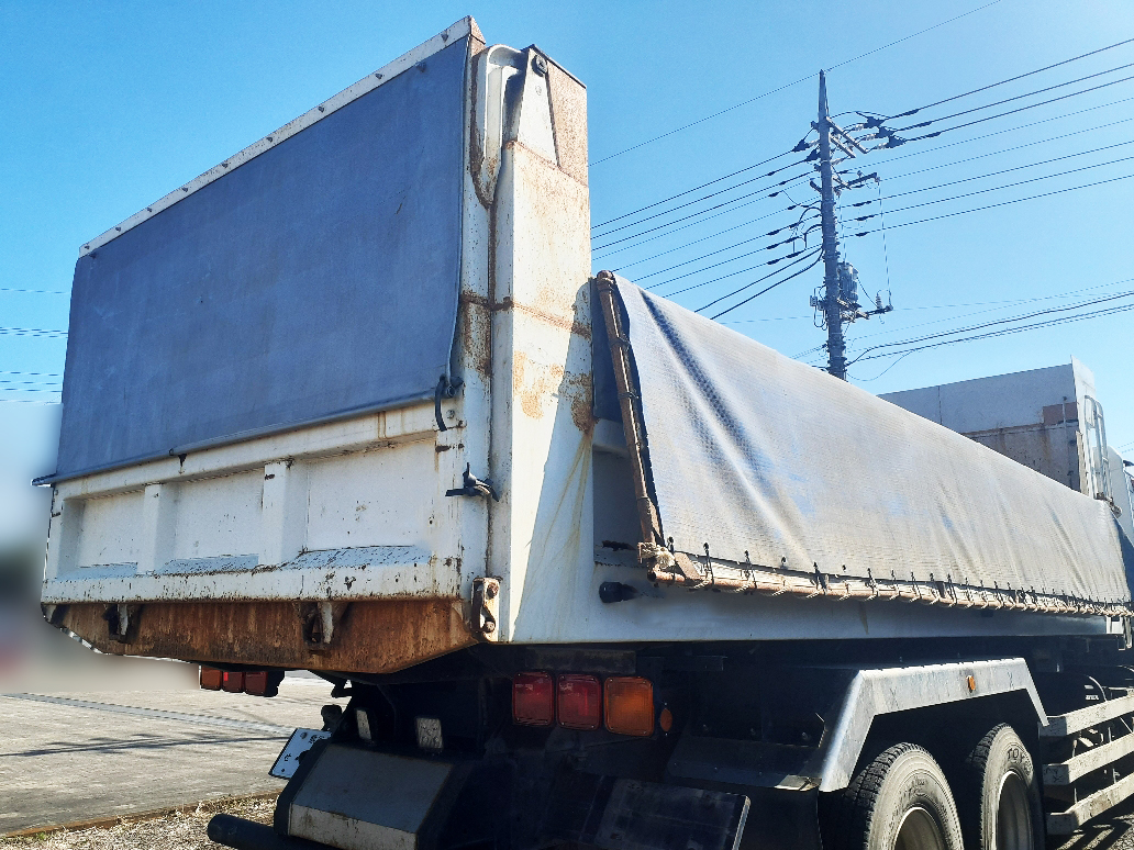 UDトラックス クオン ADG-CW4YLの買取写真3