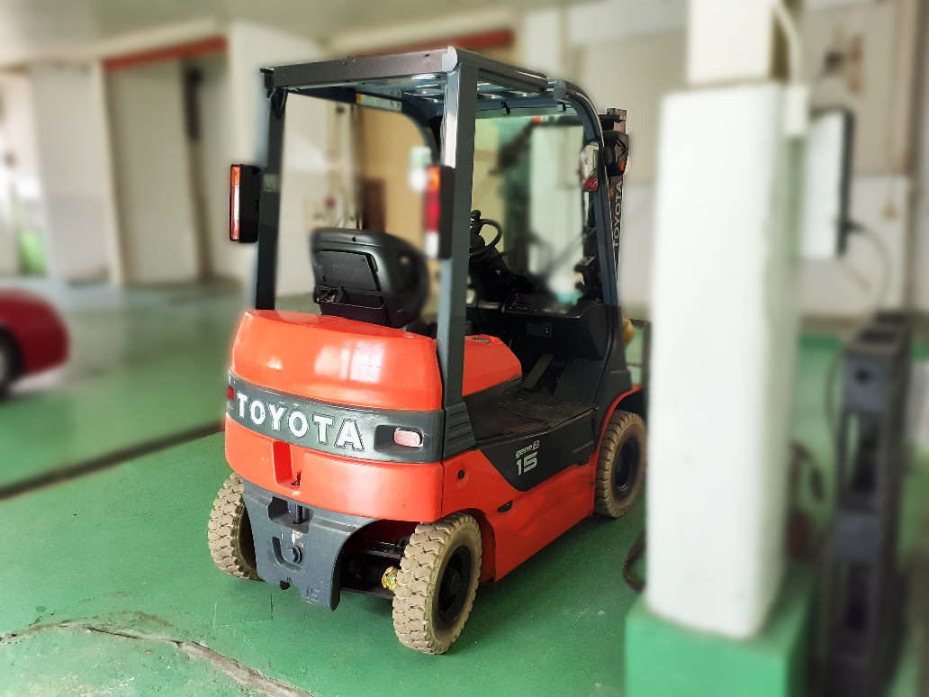 トヨタ フォークリフト 8FBL15の買取写真3