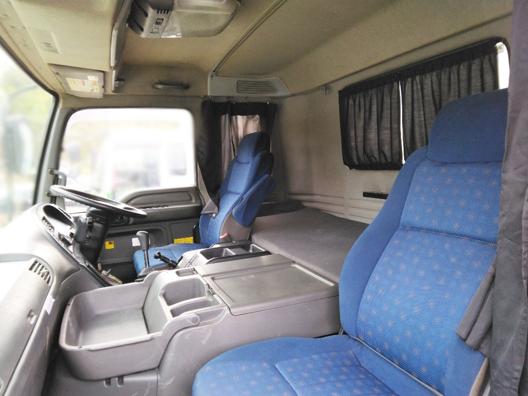 トヨタ レジアスエース QDF-KDH201Vの買取写真5