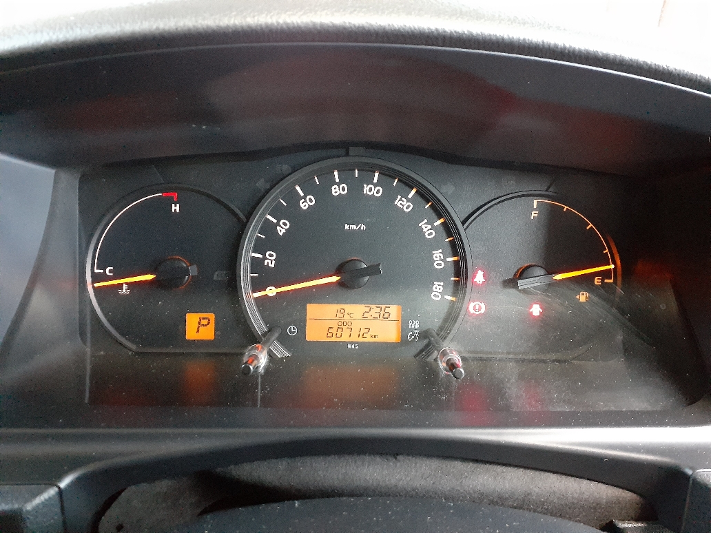 トヨタ ハイエース CBF-TRH200Vの買取写真4