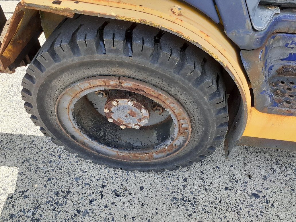 コマツ FD30T-12の買取写真5