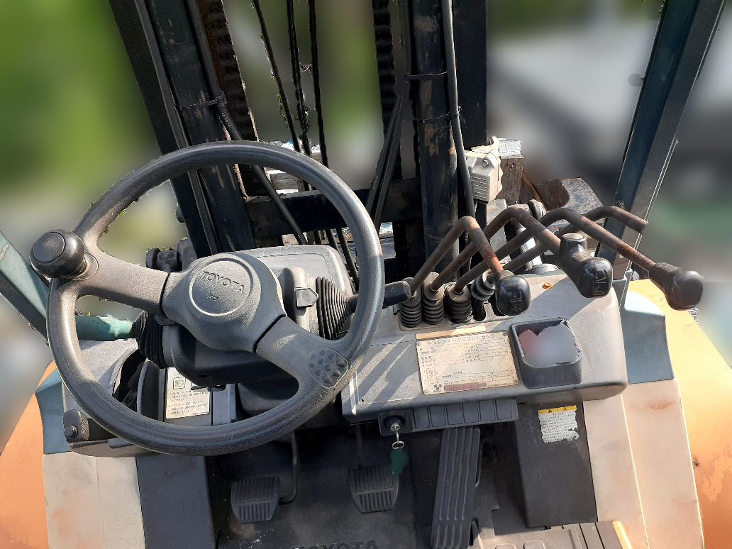 トヨタ フォークリフト 02-7FD45の買取写真4