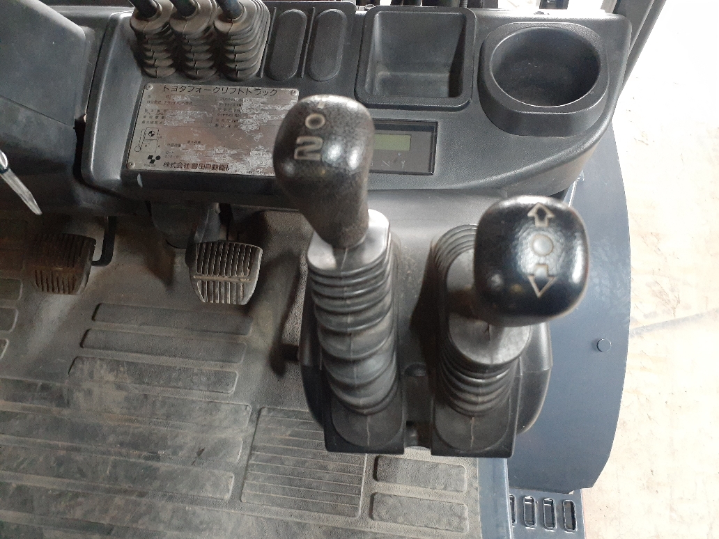 トヨタ フォークリフト 8FDL20の買取写真4