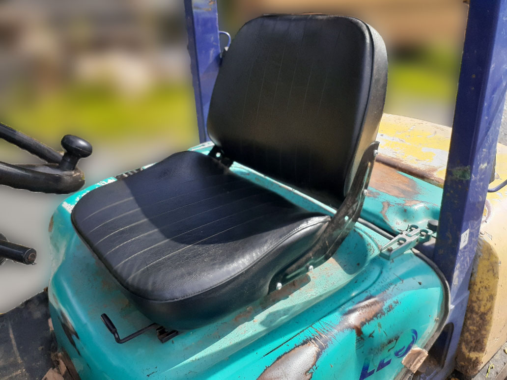 コマツ フォークリフト FD30T-12の買取写真4