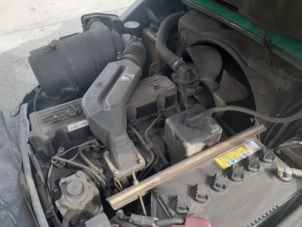 コマツ フォークリフト FD30T-16の買取写真5