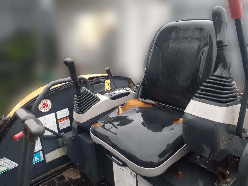 コマツ 油圧ショベル(ユンボ・バックホー) PC20MR-3の買取写真4