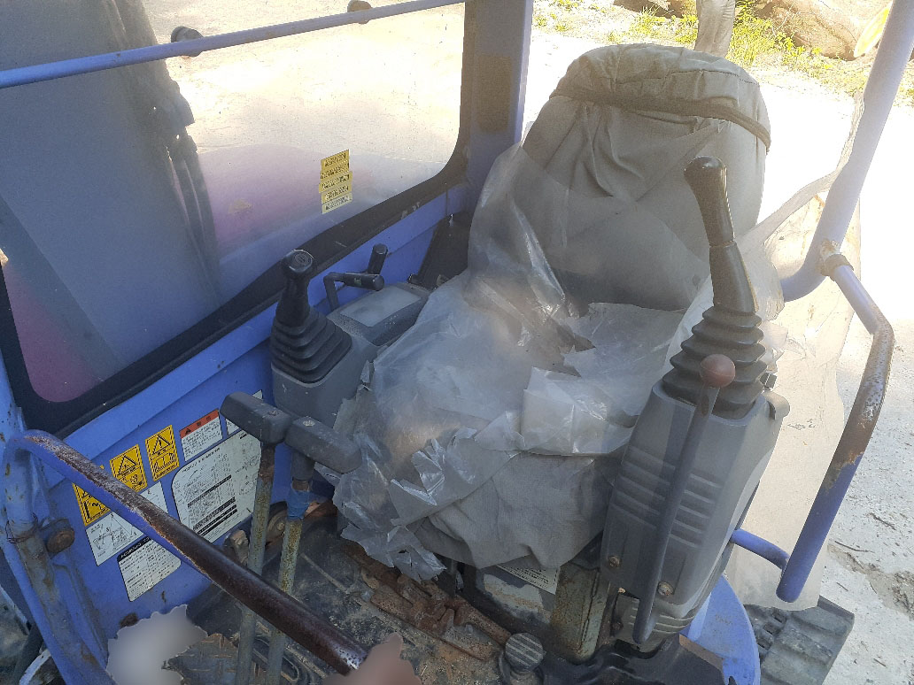 コマツ 油圧ショベル(ユンボ・バックホー) PC38UU-3の買取写真4