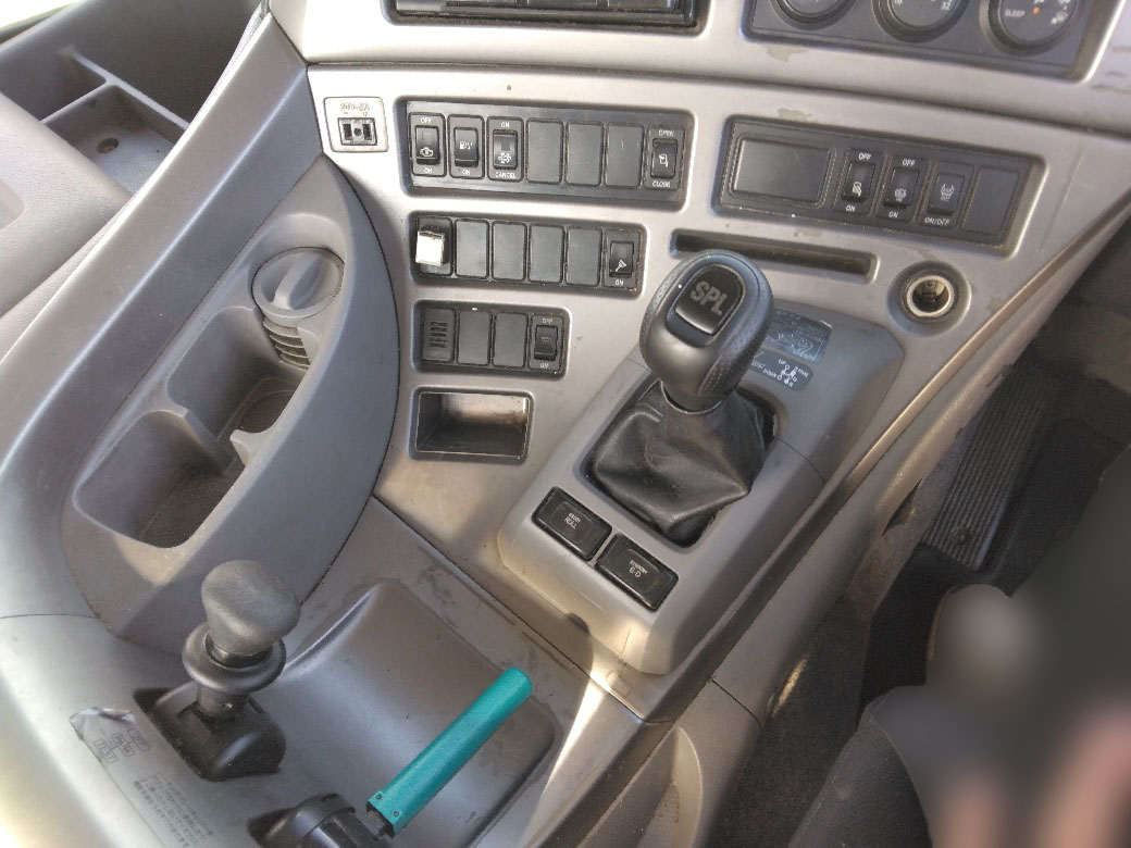 日産自動車 クオン QKG-GK5XABの買取写真4
