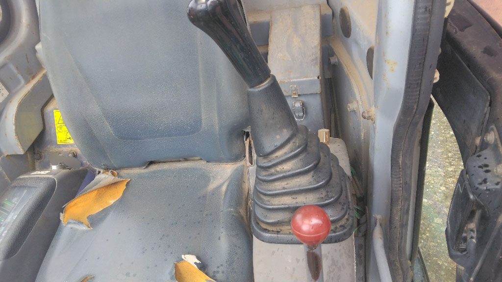 コマツ 油圧ショベル(ユンボ・バックホー) PC27MR-1の買取写真4