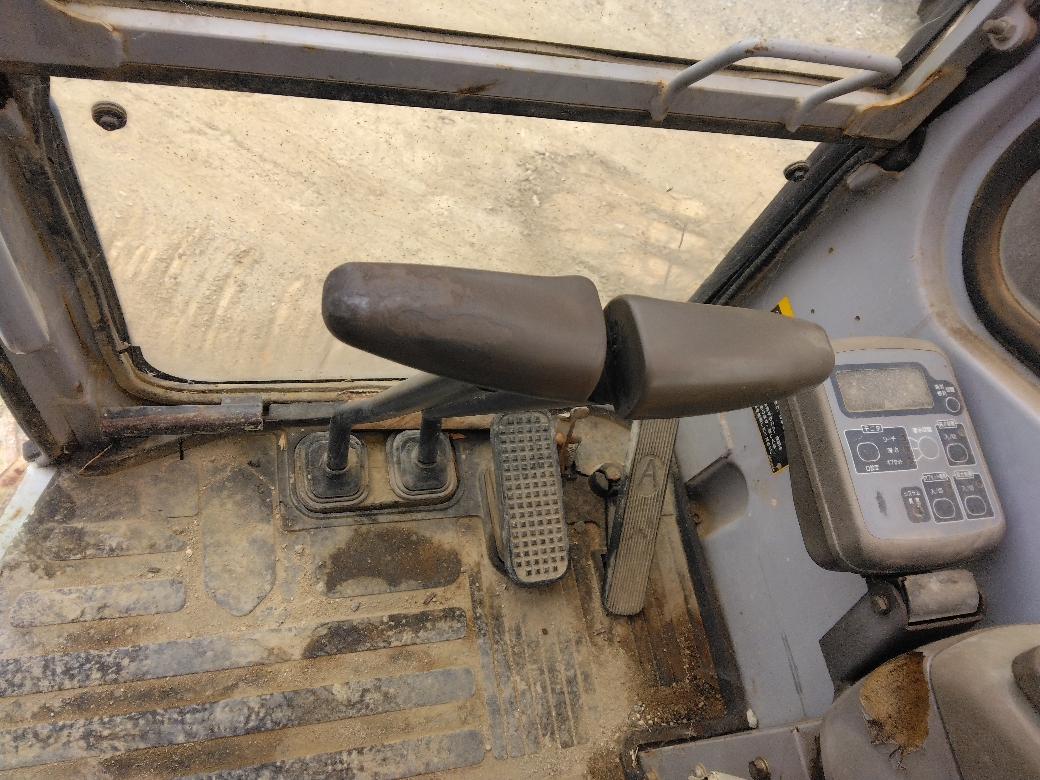 日立 油圧ショベル(ユンボ・バックホー) EX75UR-3の買取写真4