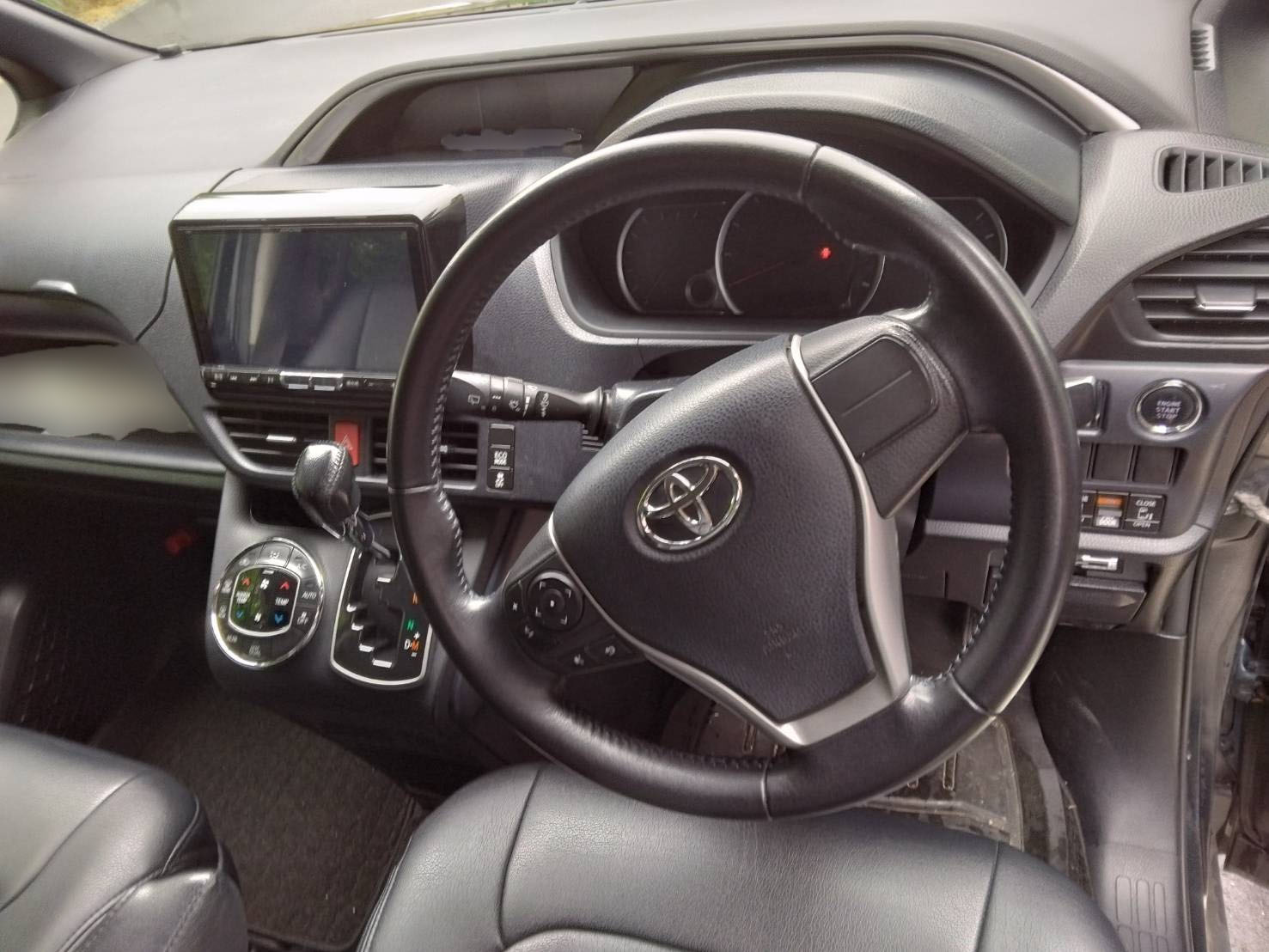 トヨタ ヴォクシー ZS煌 DBA-ZRR85Wの買取写真4