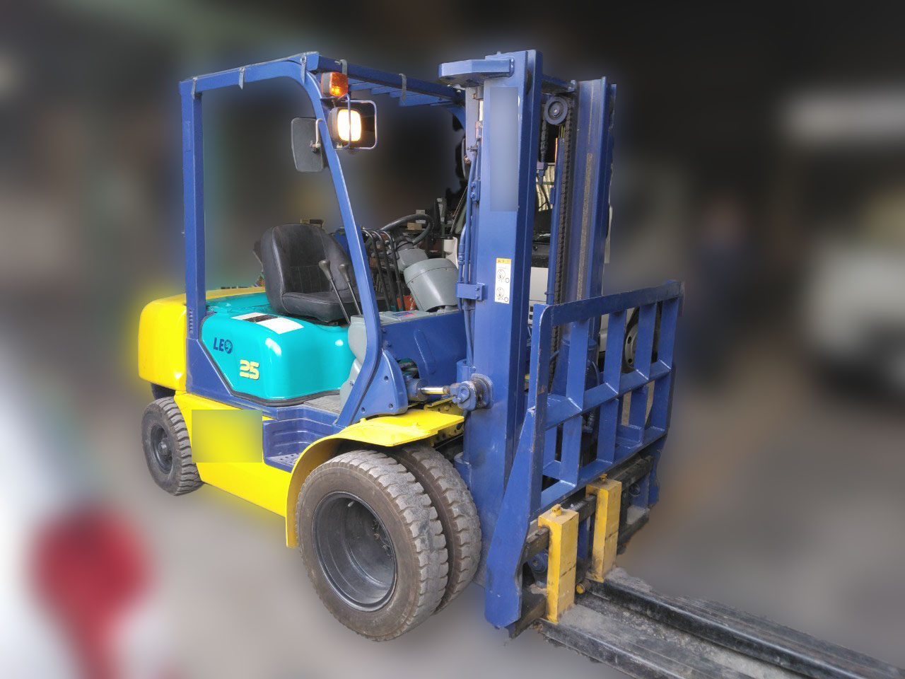 コマツ フォークリフト FD25C-12の買取写真3