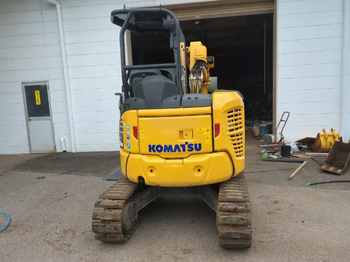 コマツ 油圧ショベル PC30UU-6の買取写真4
