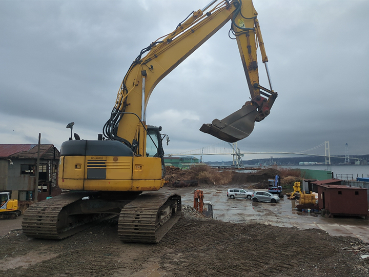 コマツ 油圧ショベル PC228US-3の買取写真4