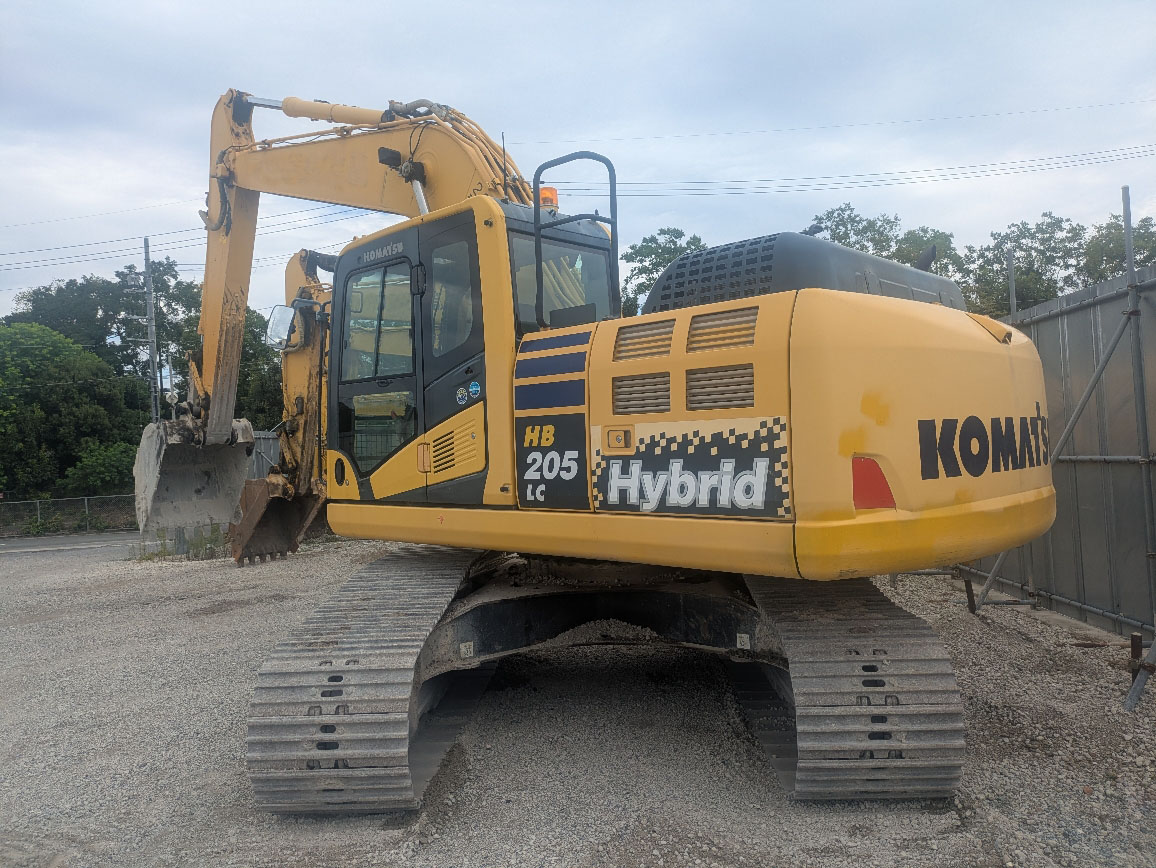 コマツ 油圧ショベル HB205LC-2の買取写真1