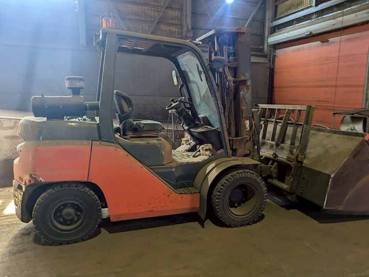 トヨタ フォークリフト 8FD40の買取写真3