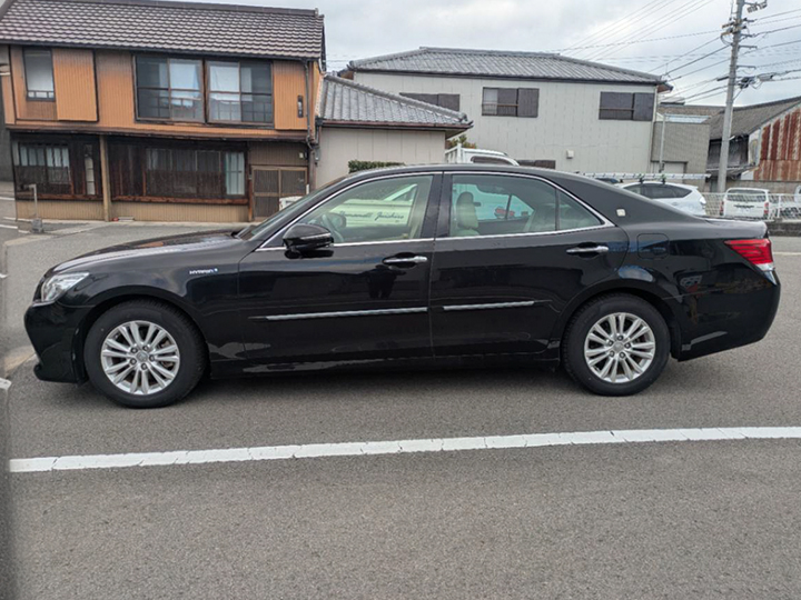 トヨタ クラウンロイヤル DAA-AWS210の買取写真3