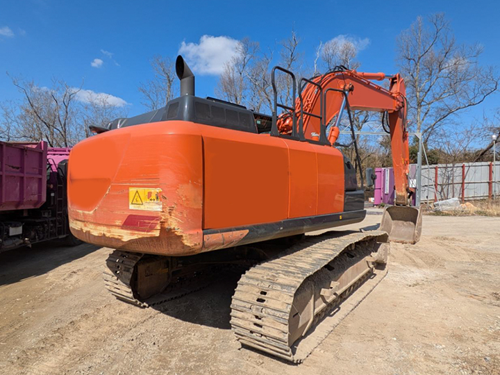 日立 油圧ショベル ZX200-6の買取写真3